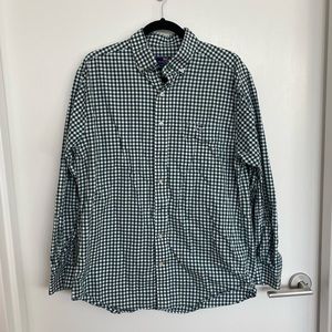 Medium Vineyard Vines green stripped button down shirt